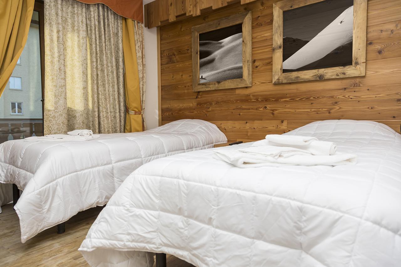 Oulx Hotel Clotes מראה חיצוני תמונה