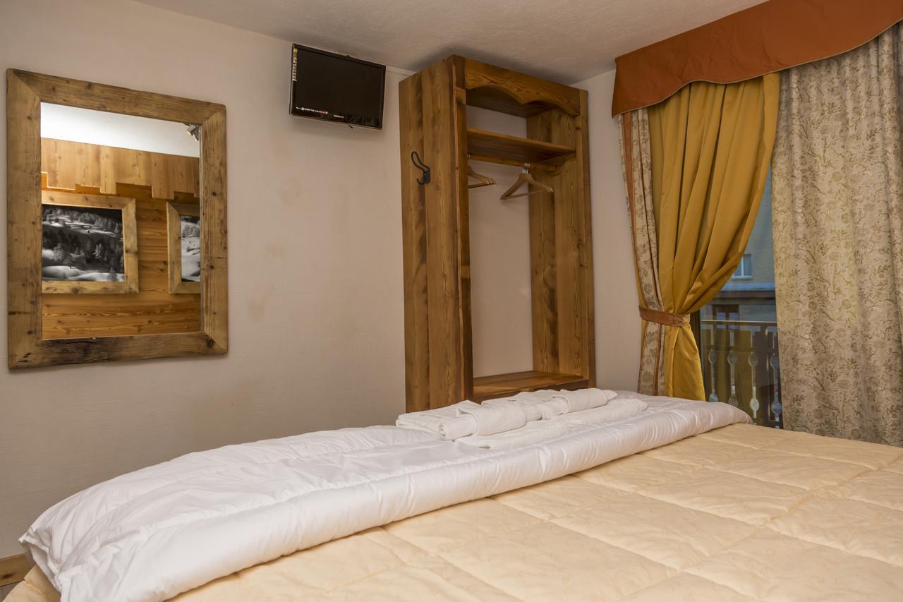 Oulx Hotel Clotes מראה חיצוני תמונה