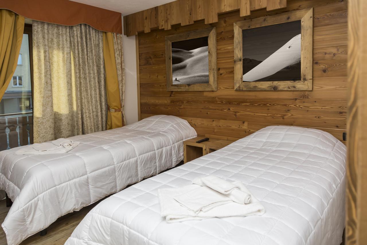 Oulx Hotel Clotes מראה חיצוני תמונה